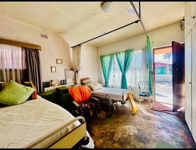 5 BEDROOM HOUSE FOR SALE IN VANDERBIJLPARK CW 3